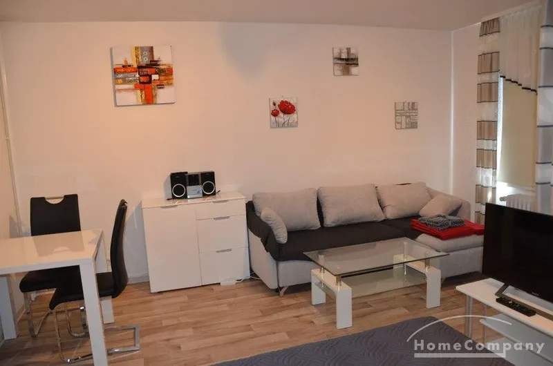 Schöne 1 Zi.Whg., möbliert, 3. OG, mit Balkon.