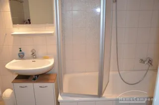 Schöne 1 Zi.Whg., möbliert, 3. OG, mit Balkon.