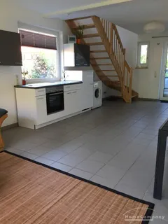 2 Zi.Whg. über 2 Ebenen, möbl., mit Terrasse.