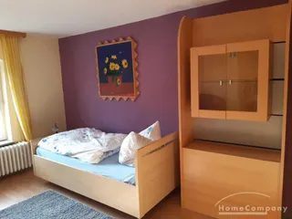 1 möbliertes Zimmer in einer 3er Wohnetage.