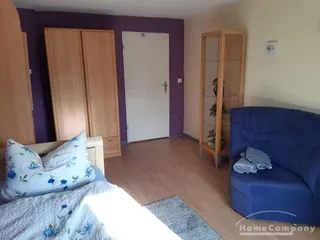1 möbliertes Zimmer in einer 3er Wohnetage.
