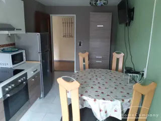 1 möbliertes Zimmer in einer 3er Wohnetage.