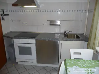 6 Zi. Haus, möbliert., 2 Bäder, Garten.