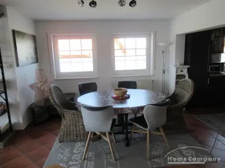 Großes Haus, möbliert, 6 Zimmer, geeignet für bis zu 8 Personen.