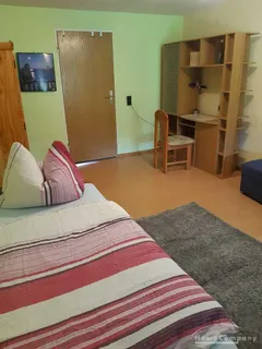 1 möbliertes Zimmer in einer 3 Zi.Whg. bzw. 3er Wohnetage.