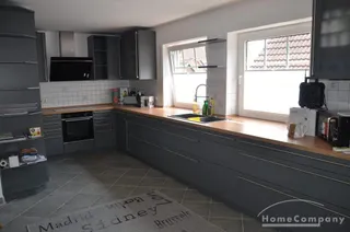 Großes Haus, möbliert, 6 Zimmer, Terrasse /Garten, Balkon, geeignet für bis zu 6 bis 8 Personen.