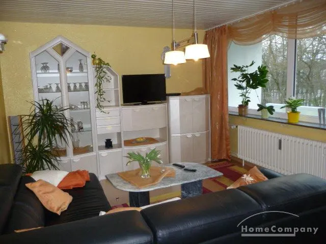2 Zi.Whg, möbliert + saniert, Balkon Einbauküche  Miete  850,-€ monatlich Pauschalmiete.