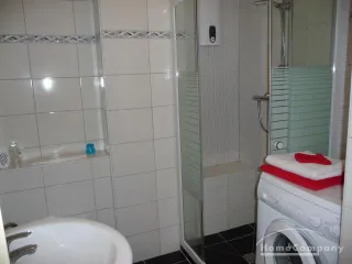 2 Zi.Whg, möbliert + saniert, Balkon Einbauküche  Miete  850,-€ monatlich Pauschalmiete.