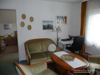 Kleine 2 Zi.Whg., möbliert, gute Lage u. Ausstattung.