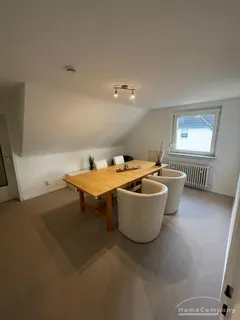 5 Zi. Whg., möbliert, 1. OG.