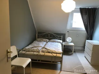 Schöne 2 Zi.Whg., 4. OG, möbliert, in Uni-Nähe.