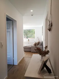 2 Zi. Whg. möbliert, mit Balkon.