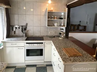 Schöne 3 Zi.-Whg., möbliert, EG. Garten zur Nutzung.