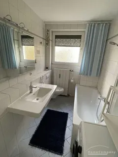 Schöne 2 Zi.-Wohnung mit Balkon, 1. OG. In ruhiger, guter Lage.