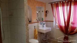 1 schönes, möbliertes Zimmer in einer 3 Zi.Whg.