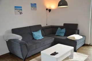 Schöne, geräumige 4 Zi.Whg., möbliert, mit Balkon.
