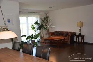 Komfortables Einfamilienhaus mit Balkon, Terrasse und gr. Garten.