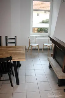Schöne, großzügig geschnittene 3 Zi.-Wohnung, Garten zur Mitbenutzung.