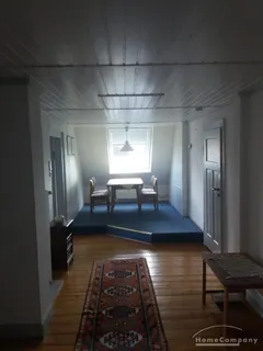 4 Zi.Whg., möbl., gute Ausstattung, helle Whg., getrennte Zimmer. Gute Verkehrsanbindung zum Hbf.