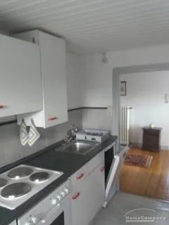 4 Zi.Whg., möbl., gute Ausstattung, helle Whg., getrennte Zimmer. Gute Verkehrsanbindung zum Hbf.