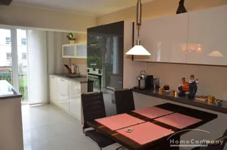 3 Zi.Whg., hochwertig möbliert, 1. OG, Balkon. Garten. Komplett ausgestattet
