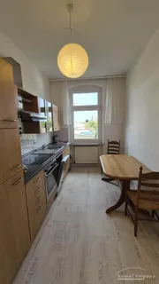 Schöne, gemütliche 2 Zi.-Wohnung, möbliert, mit Balkon Richtung Westen, PKW-Stellplatz.
