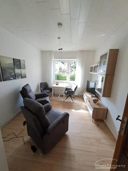 Schöne 3 Zi.-Whg., möbliert, EG, in ruhiger Lage.