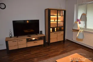 Moderne, schöne 2 Zi.Whg., möbliert, mit Balkon und PKW Stellplatz in ruhiger Lage.