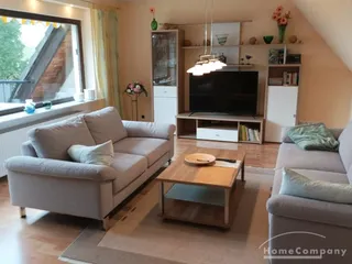 3 Zi.Whg., möbl., Balkon Richtung Süden, mit großer Wohndiele.