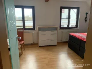 Schöne 3 Zi.-Dachgeschoss-Wohnung in ruhiger Lage. Garten zur Mitbenutzung.