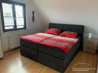 Schöne 3 Zi.-Dachgeschoss-Wohnung in ruhiger Lage. Garten zur Mitbenutzung.