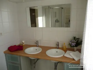 2 Zi Whg, möbliert, Balkon, 1.OG.