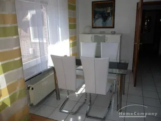 Schöne, großzügige 3 Zi.Whg., 1. OG, offene Bauweise, mit Balkon, in ruhiger Lage.