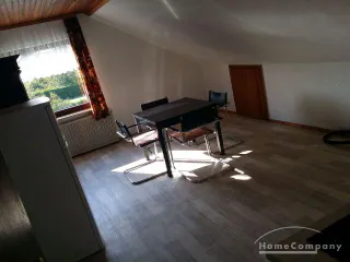 Schöne 2 Zi.Whg., möbliert, mit Balkon, sep. Eingang.