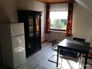 Schöne 2 Zi.Whg., möbliert, mit Balkon, sep. Eingang.