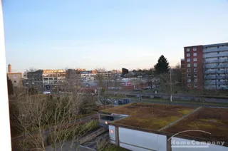 3 Zi.Whg., unmöbliert, 3. Etage, mit großem Balkon. Gute Lage in der Weststadt. Ggf. mit Garage.
