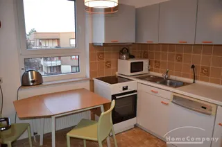 3 Zi.Whg., unmöbliert, 3. Etage, mit großem Balkon. Gute Lage in der Weststadt. Ggf. mit Garage.