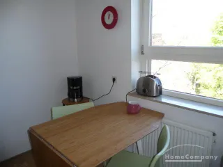 3 Zi.Whg., unmöbliert, 3. Etage, mit großem Balkon. Gute Lage in der Weststadt. Ggf. mit Garage.