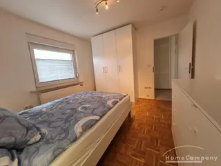 2 Zi.-Einliegerwohnung, möbliert, EG, mit sep. Zugang. Gute, neue Ausstattung. PKW-Stellpltz