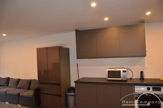 Doppelhaushälfte, möbliert, Neubau, 2 Duschbäder,  neu ausgestattet, über 2 Ebenen.