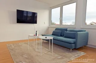 Schöne, großzügig geschnittene 2 Zi.Whg., möbliert, 2. OG (DG, wenig Schrägen), mit Balkon.