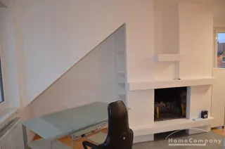 Schöne, großzügig geschnittene 2 Zi.Whg., möbliert, 2. OG (DG, wenig Schrägen), mit Balkon.