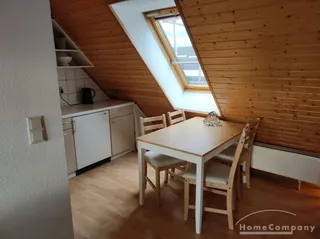 Schöne 2 Zi.Whg., möbliert, über 2 Etagen (4. u. 5. OG, z.T. mit leichten Schrägen) mit großer Dachterrasse. Direkte Innenstadt-Lage.