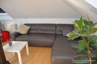 Sehr schöne 2 Zi.-Wohnung im 3. OG mit Dachterrasse. In der Nähe zur Uni, komfortable Wohnung mit KFZ-Stellplatz vor der Tür.