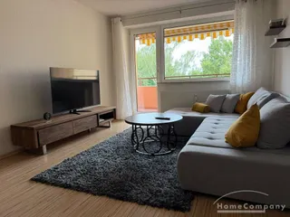 2 Zi.-Wohnung, möbliert, 4. OG, mit Loggia.