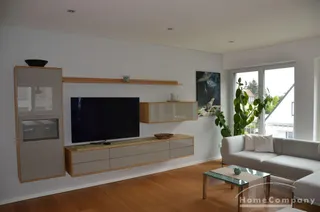 Hochwertige, geschmackvoll und komplett ausgestattete 4 Zi. Whg, 2 Bäder, offene, moderne Ausstattung/Möblierung, Loggia, 2 Stellplätze.