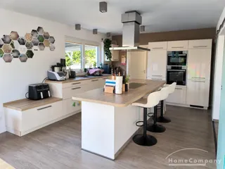 Sehr schönes, komfortables Haus mit Garten, ca. 800 qm Grundstück und Doppelcarport