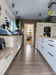 Sehr schönes, komfortables Haus mit Garten, ca. 800 qm Grundstück und Doppelcarport