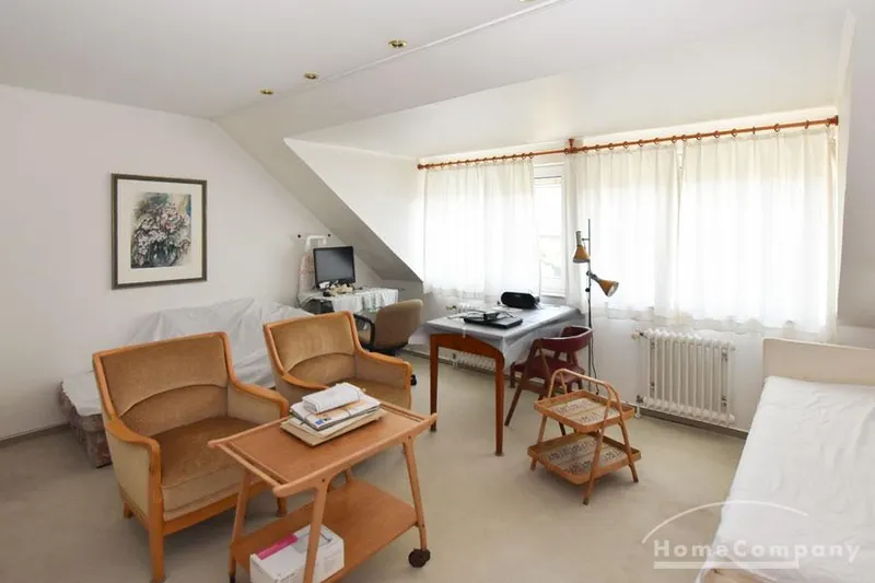 5 Zimmer Haus, möbliert, modernisiert, ruhige, zentrale Lage, Carport und Garten.