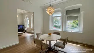 5 Zimmer-Wohnung, möbliert, EG bzw. Hochparterre, aufwändig sanierter Altbau in sehr guter Lage.